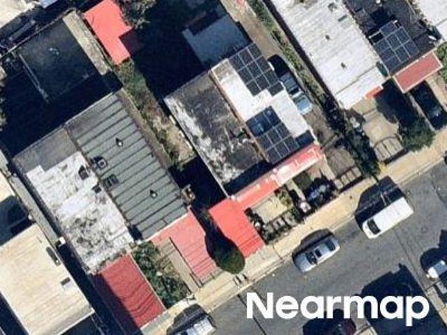 House for sale in The Bronx, Arverne