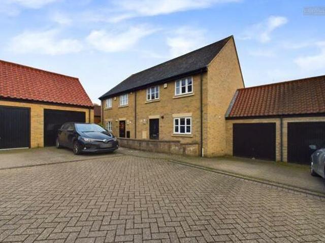 House for sale in Hampton Green, Cambridgeshire