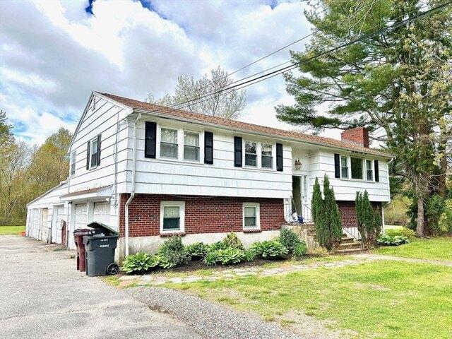 House for sale in Dedham