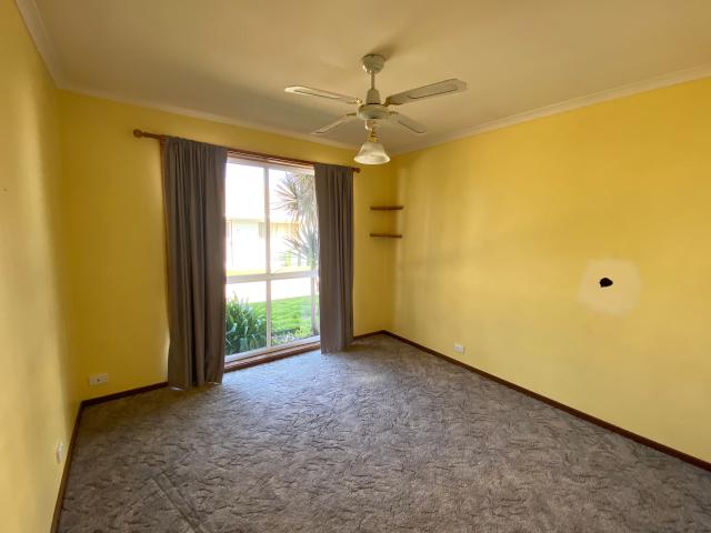 Townhouse for sale in Lavington, New South Wales