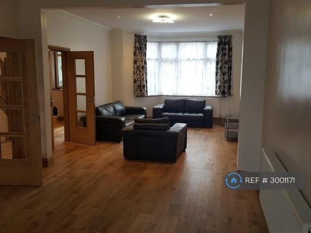 House for rent in Hendon Central, The Hyde