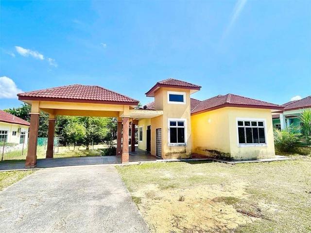 Bungalow for rent in Sendayan Village, Negeri Sembilan