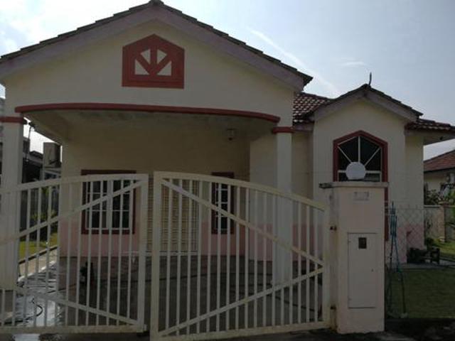 Bungalow for rent in Sendayan Village, Negeri Sembilan