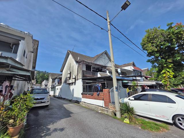 Townhouse for sale in Country Heights Damansara, Kuala Lumpur