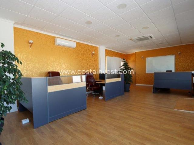 Local Comercial en alquiler en Playa Flamenca II, el Baix Segura / La Vega Baja