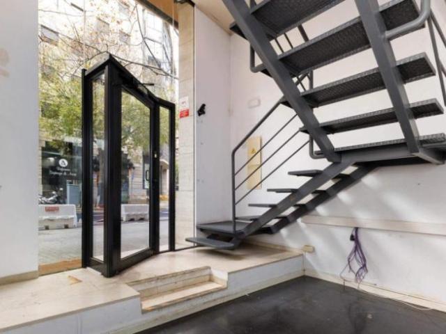 Local Comercial en alquiler en Barcelonès, Catalunya