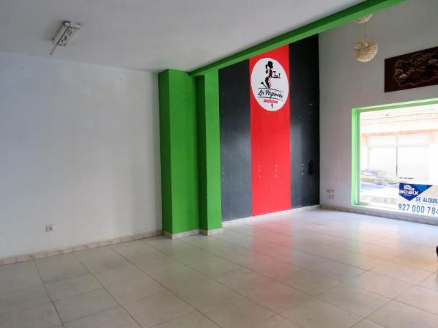 Local Comercial en alquiler en Reyes Huertas, Cáceres