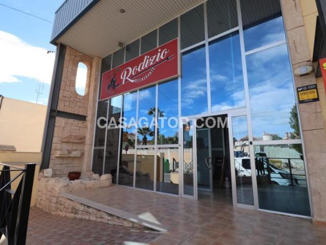 Local Comercial en venta en Quesada