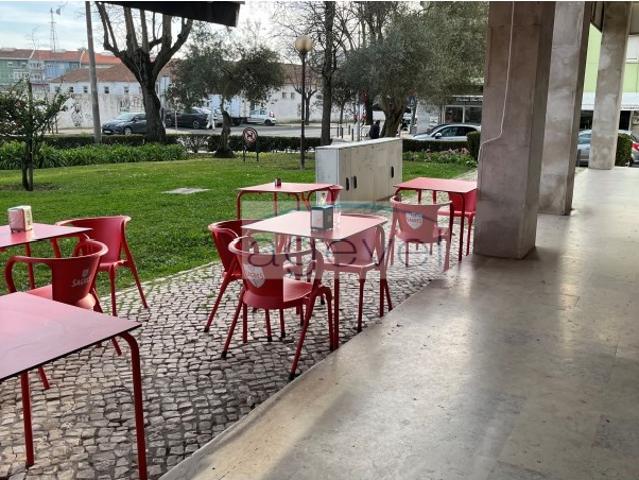 Loja alugar em Núcleo Urbano Histórico de Algés, Oeiras