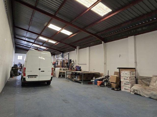 Local Comercial en venta en Llíria, València / Valencia