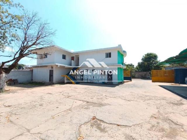 Local Comercial en venta en Cacique Mara, Maracaibo