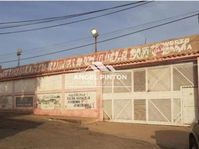 Local Comercial en venta en Cacique Mara, Maracaibo