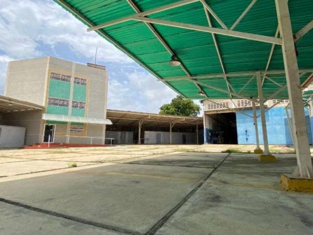 Local Comercial en venta en Cacique Mara, Maracaibo