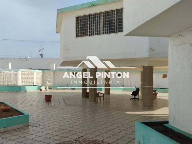 Local Comercial en venta en Cacique Mara, Maracaibo