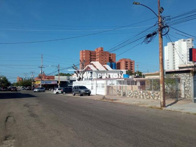 Local Comercial en venta en Cacique Mara, Maracaibo