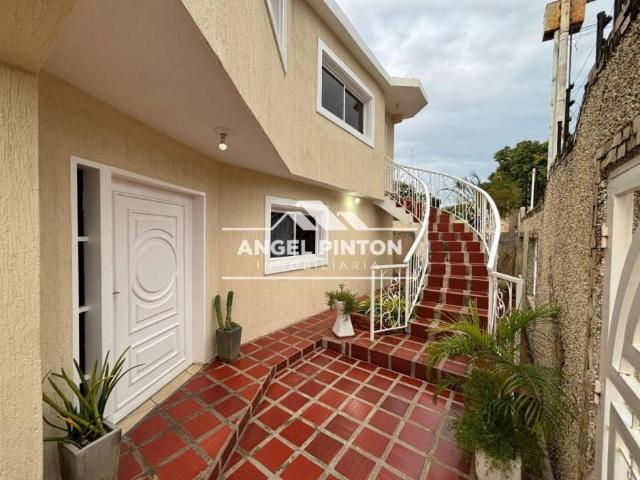 Local Comercial en venta en Cacique Mara, Maracaibo
