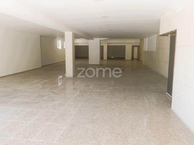 Ponto Comercial alugar em Trofa, Muro