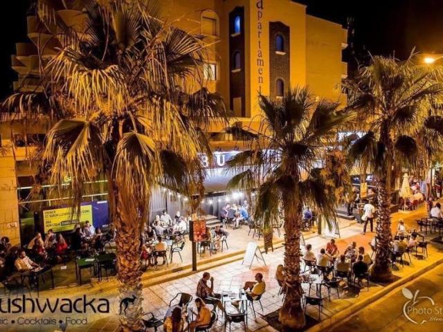 Local Comercial en alquiler en Orihuela, Urbanización Calas de Campoamor