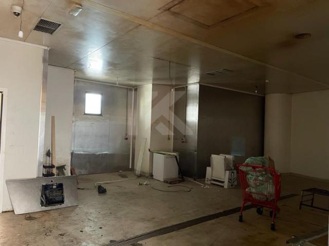 Ponto Comercial alugar em Funchal, Amparo