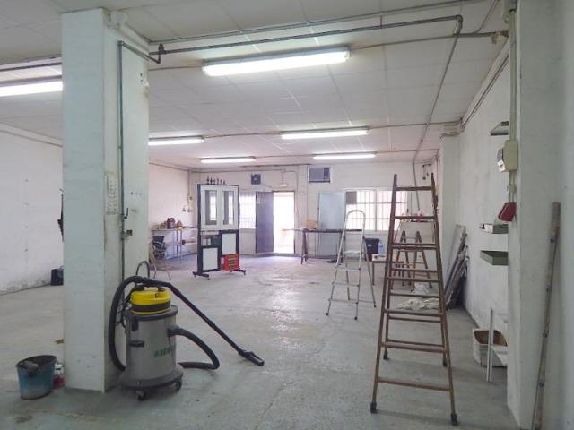 Local Comercial en venta en Torrent, València / Valencia