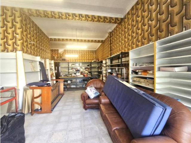 Loja alugar em Carenque, Amadora