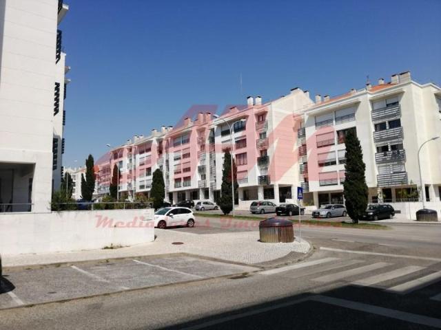 Ponto Comercial alugar em Amadora