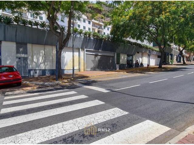 Ponto Comercial venda em Câmara De Lobos, Serrado de Adega