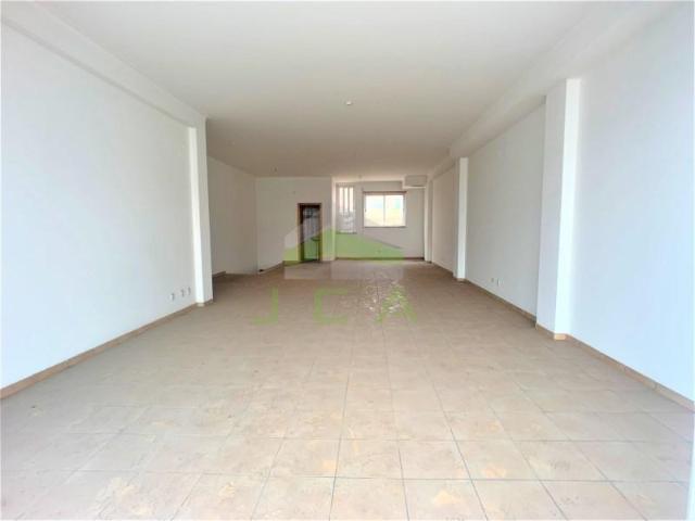 Ponto Comercial alugar em Leiria, Quinta da Pilada