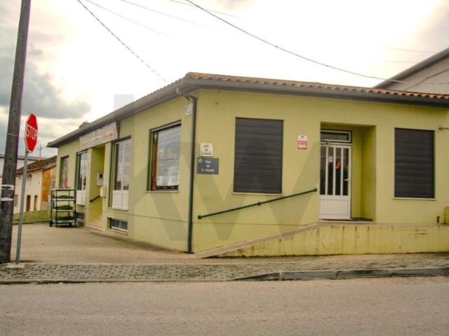 Loja alugar em Ponte da Pedra, Leiria