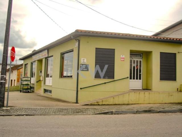 Loja venda em Ponte da Pedra, Leiria