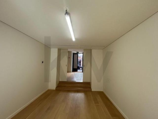 Loja alugar em Prazeres, Lisboa