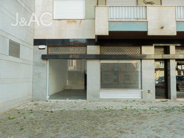 Loja alugar em Santa Isabel, Lisboa