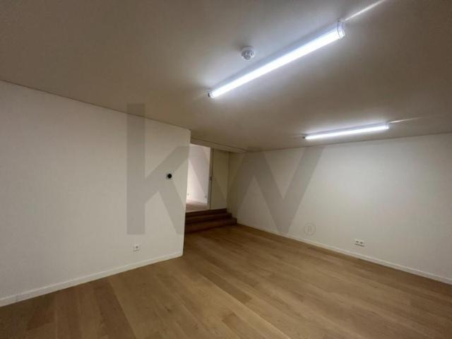 Loja alugar em Prazeres, Lisboa