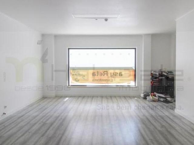 Loja venda em Urbanização do Conventinho, Santiago Dos Velhos