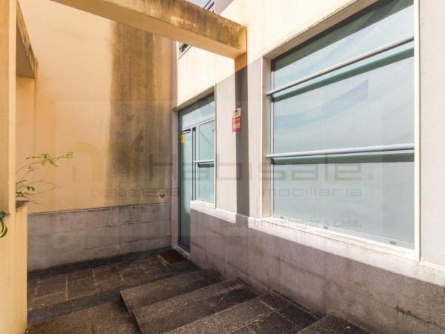 Ponto Comercial venda em Loures, Urbanização do Conventinho
