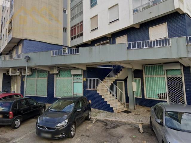 Loja venda em Santiago Dos Velhos, Lisboa