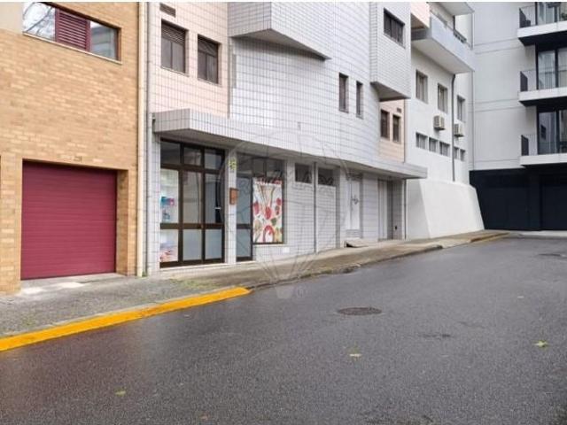 Ponto Comercial alugar em Maia, Vermoim