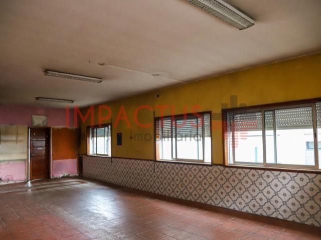 Ponto Comercial alugar em Maia