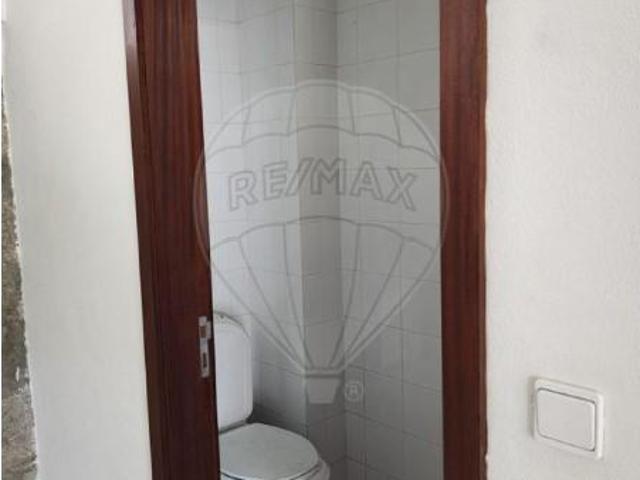 Ponto Comercial alugar em Maia, Gueifães