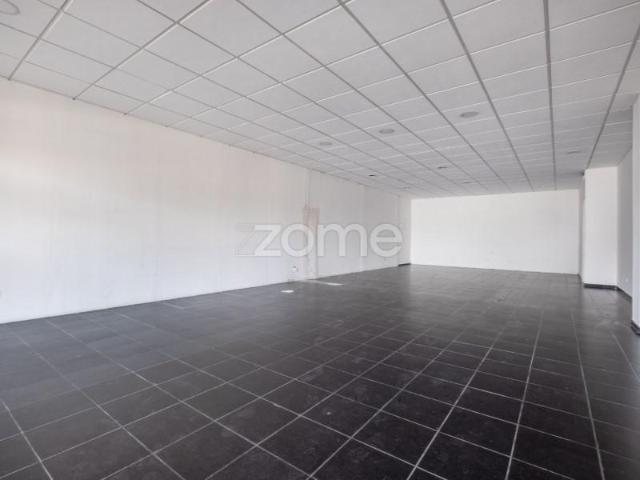 Ponto Comercial alugar em Maia