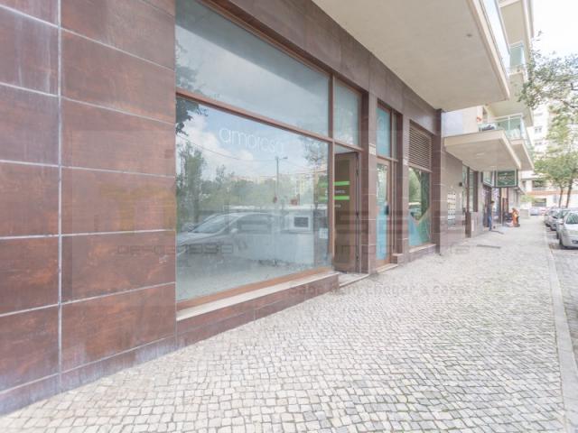 Ponto Comercial alugar em Odivelas, Amorosa