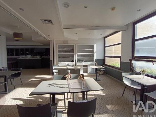 Loja alugar em Bairro do Aqueduto, Oeiras