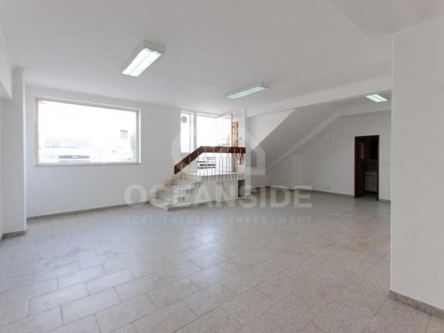 Loja alugar em Oeiras, Lisboa