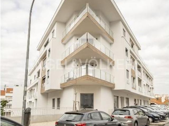 Loja alugar em Núcleo Urbano Histórico de Queijas, Oeiras