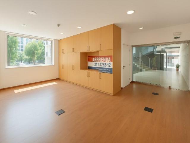 Loja alugar em Oeiras, Lisboa