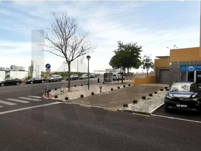 Loja alugar em Nova Carnaxide, Oeiras