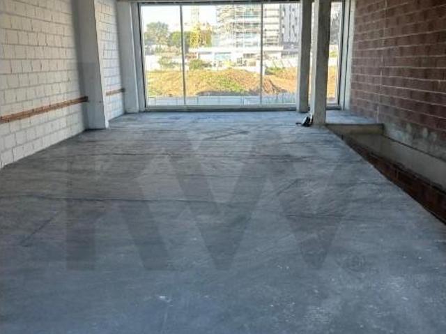 Loja alugar em Pedreira dos Húngaros, Oeiras