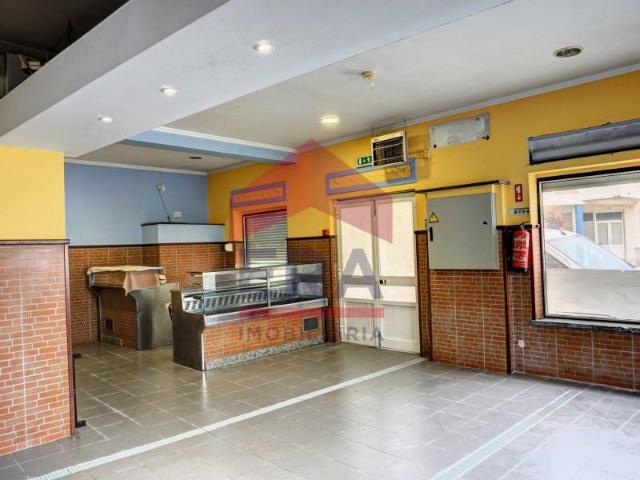 Loja venda em São Bernardino, Peniche