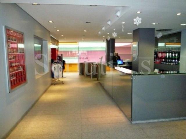 Ponto Comercial alugar em Porto, Monte Pedral