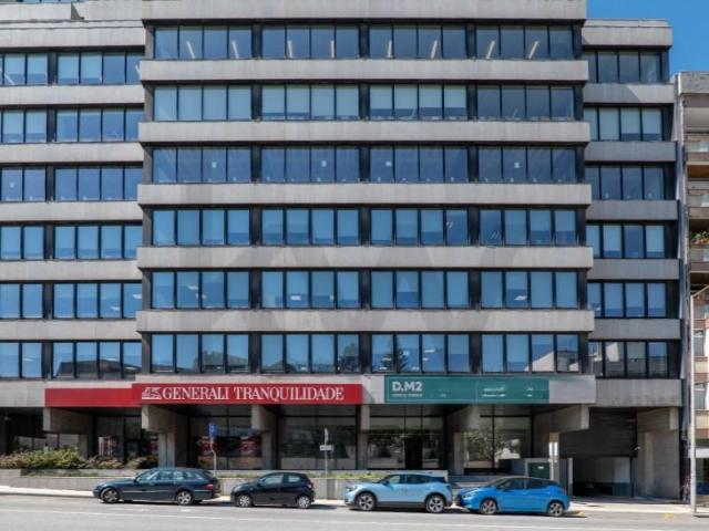 Loja alugar em Porto, Lordelo Do Ouro